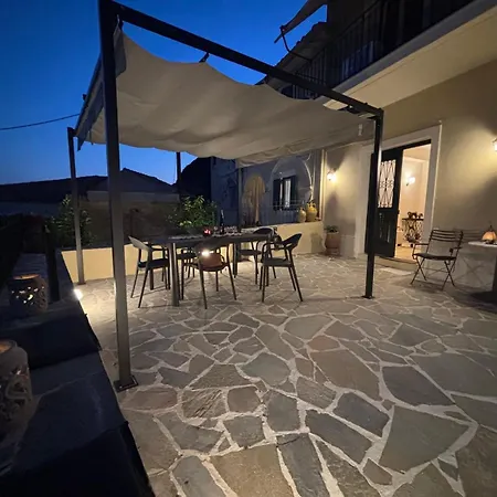Bacalaros House 1 *